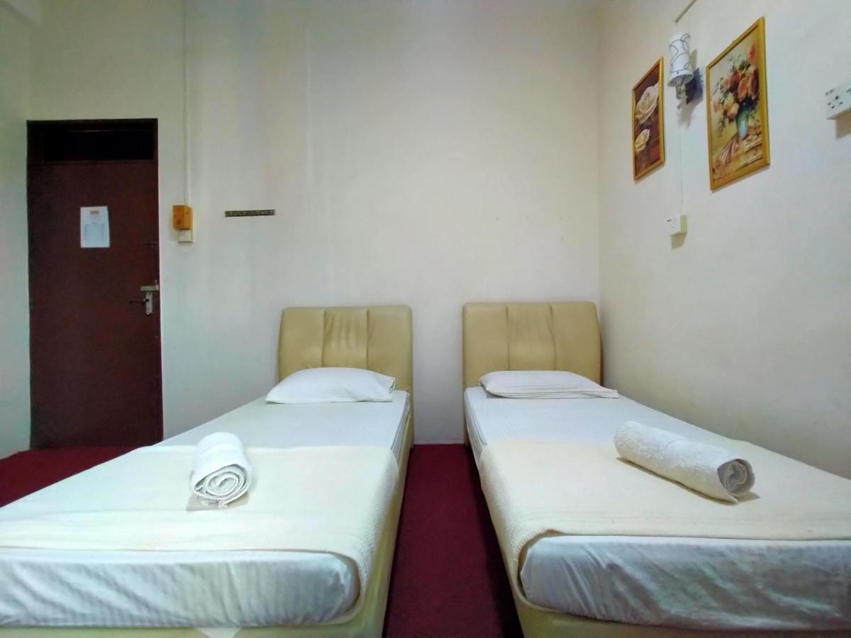 Spot On 89994 Rz Gold Hotel Kuala Kerai Εξωτερικό φωτογραφία