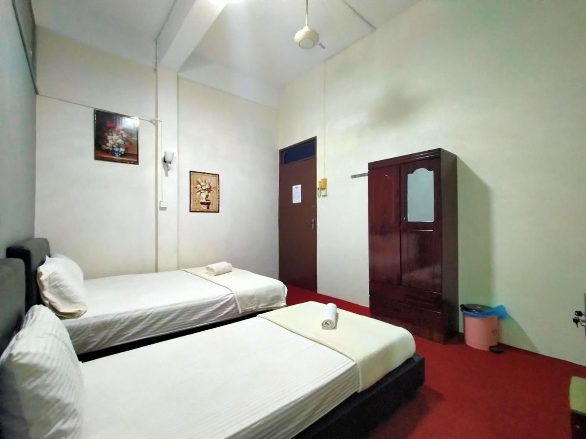 Spot On 89994 Rz Gold Hotel Kuala Kerai Εξωτερικό φωτογραφία