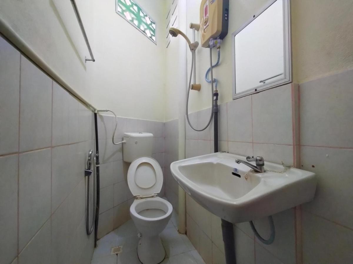 Spot On 89994 Rz Gold Hotel Kuala Kerai Εξωτερικό φωτογραφία